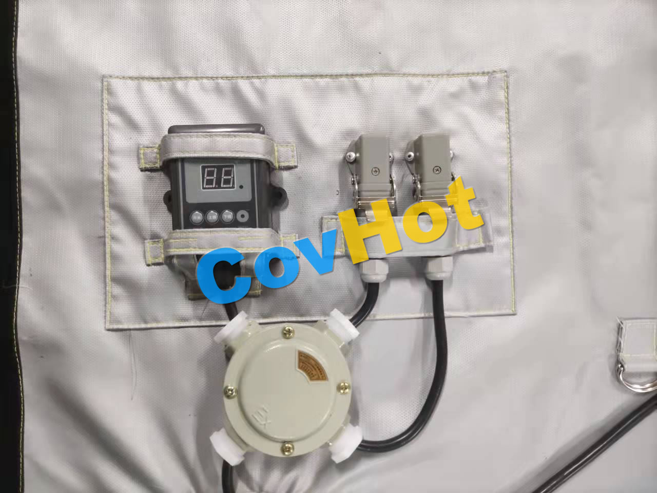 電伴熱<a href=http://www.kfujwst.cn/e/tags/?tagname=%E4%BF%9D%E6%B8%A9%E5%A5%97 target=_blank class=infotextkey>保溫套</a>